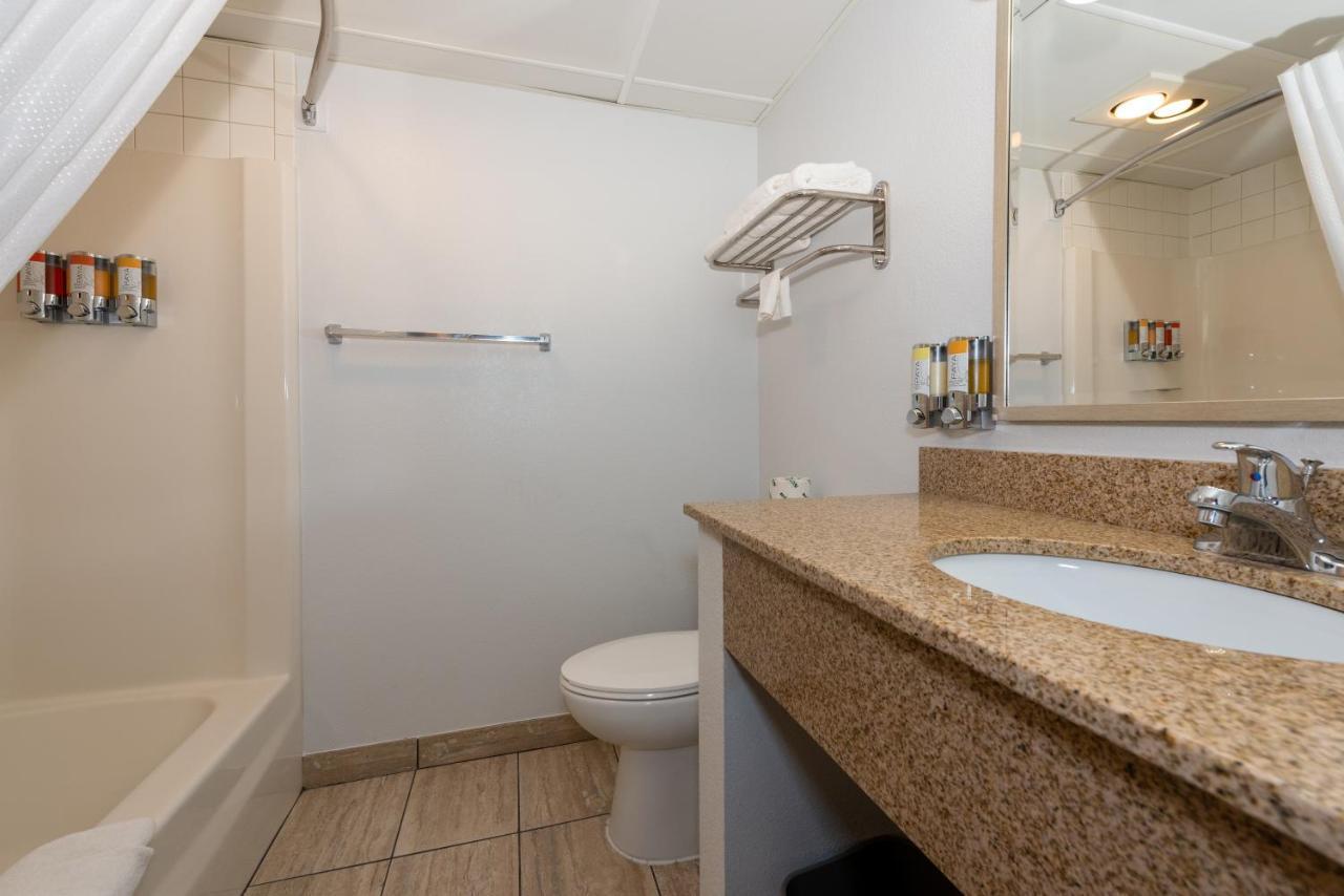 Hotel Pommier Indianola Екстер'єр фото