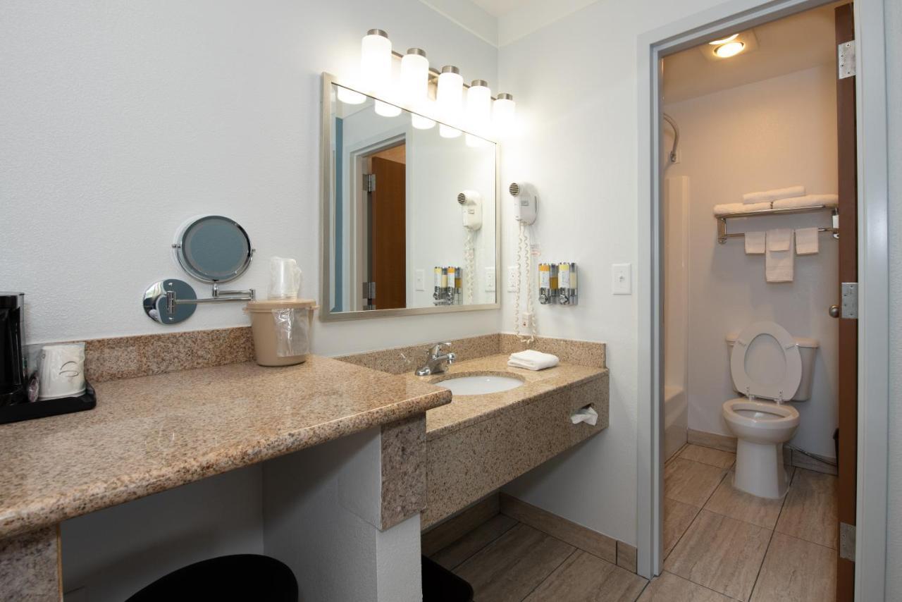 Hotel Pommier Indianola Екстер'єр фото